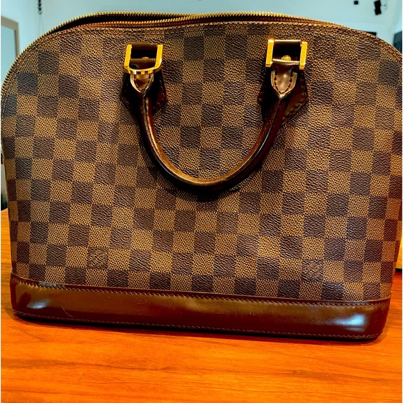 Louis Vuitton Handbags - Louis Vuitton “DAMIER EBENE ALMA PM bag! Perfect condition.